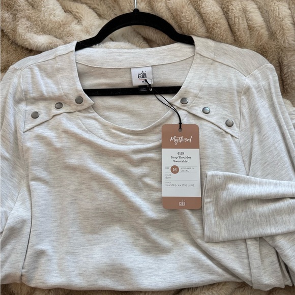 CAbi 6119 snap shoulder Long Sleeve Top (color dove) NWT - Picture 4 of 5